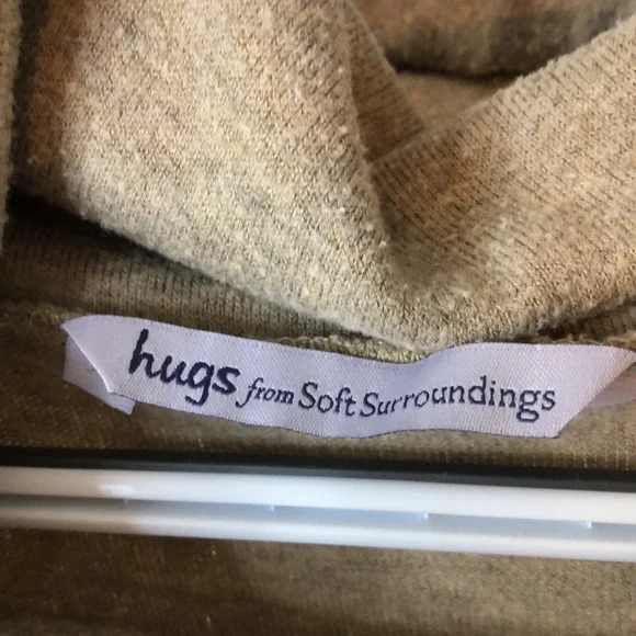 Hugs From Soft Surroundings Colorblock Cowl Neck Sweater Size PL Black Tan #g13 - Picture 5 of 6